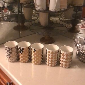 Set of 5 gold and white decorative coffee mugs